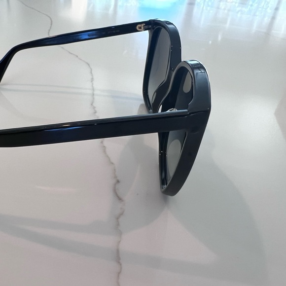 GUCCI CAT EYE SUNGLASSES - Picture 5 of 10